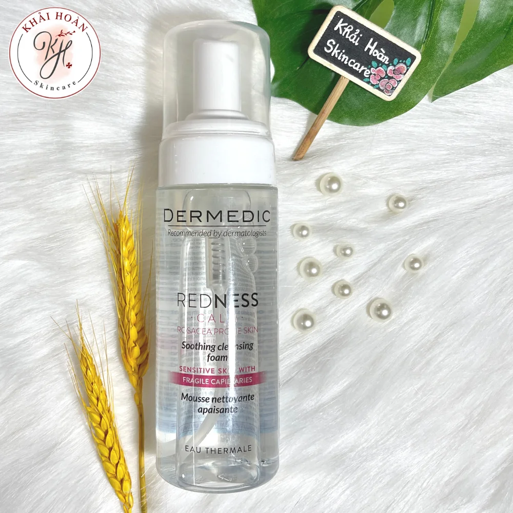 Bọt rửa mặt giảm mụn, thâm Dermedic Redness Calm Soothing cleansing foam 2
